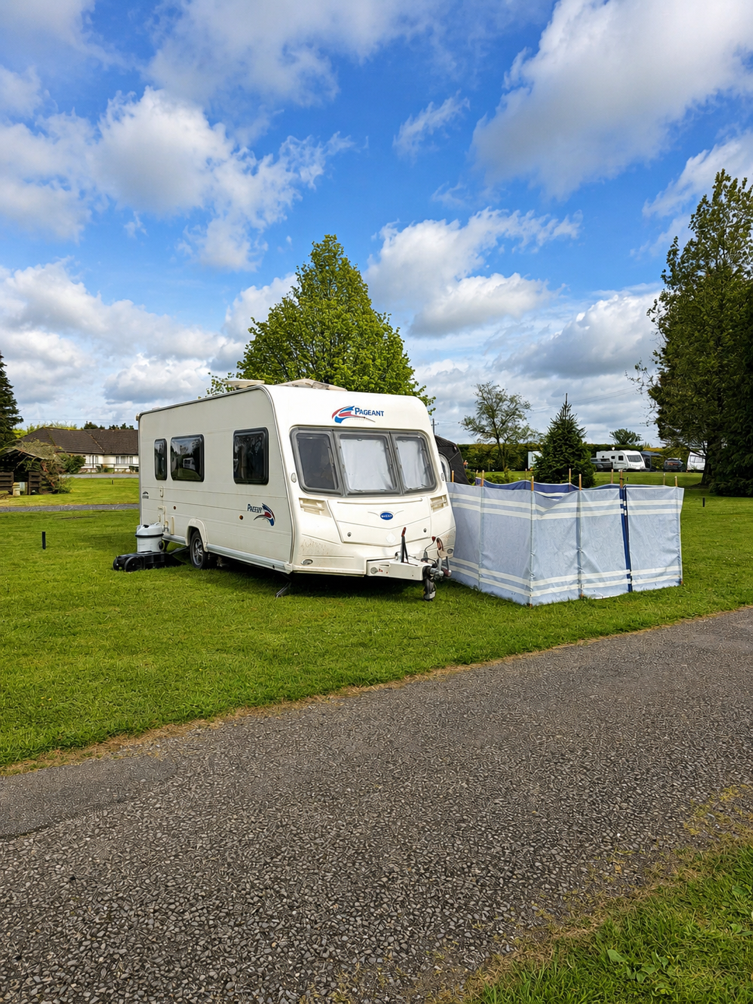 Caravan pitched at Zeacombe House